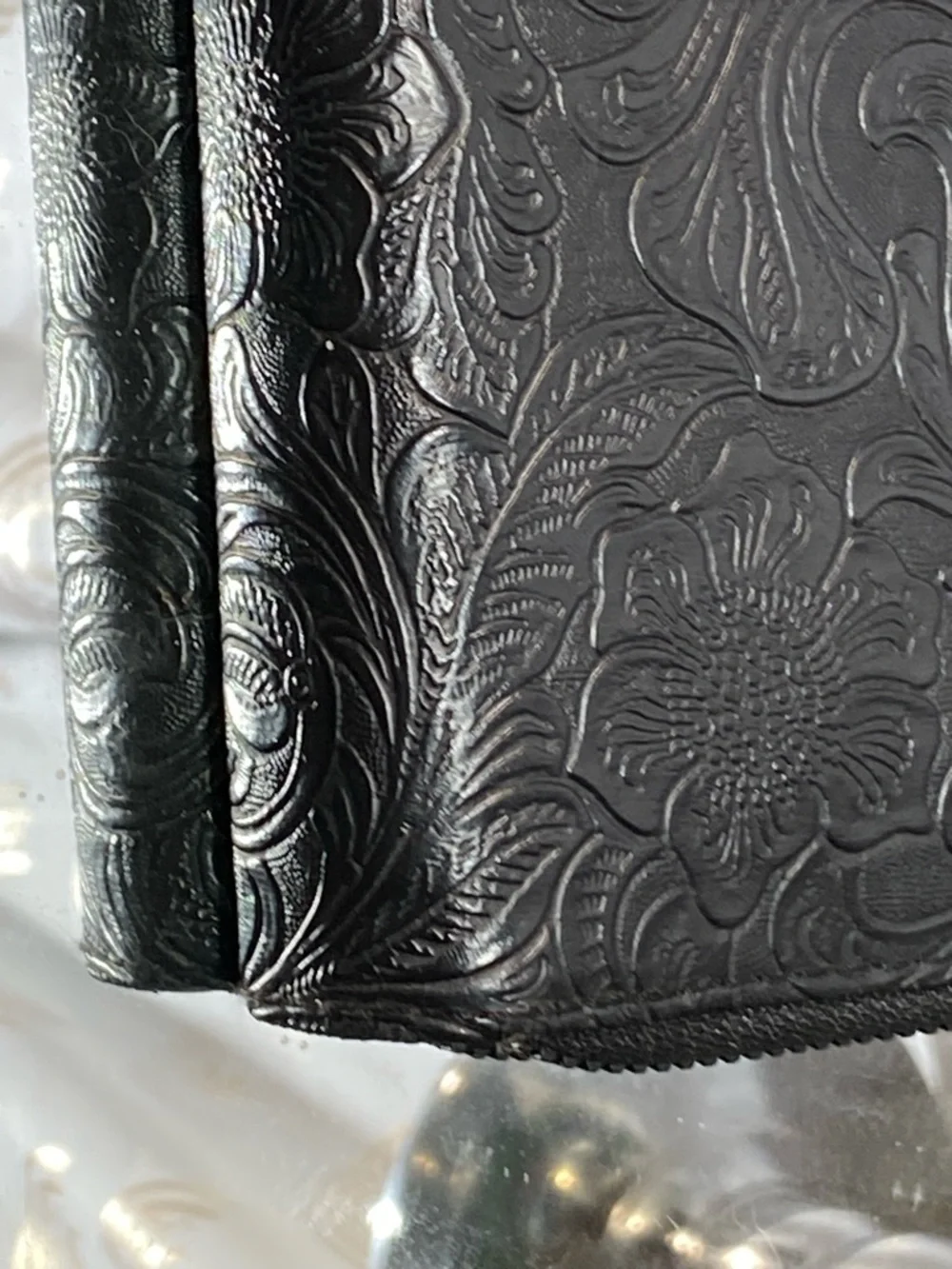 Darae Marks London Embossed Zip Wallet - Black